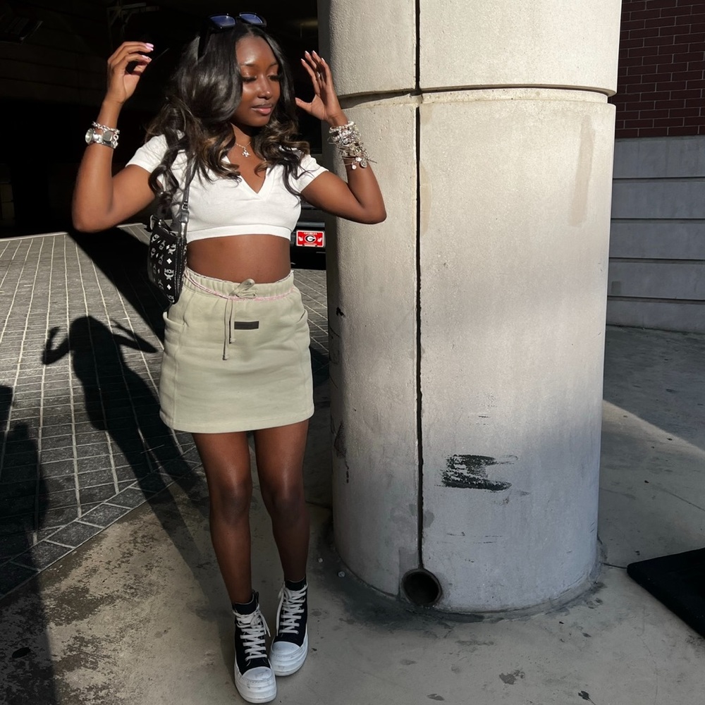 ESSENTIALS SKIRT
